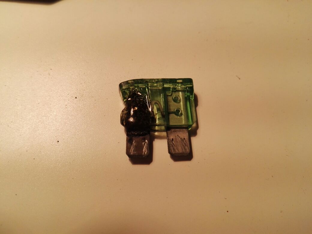 Перегоревший предохранитель автомобиля: как диагностировать, заменить и предотвратить