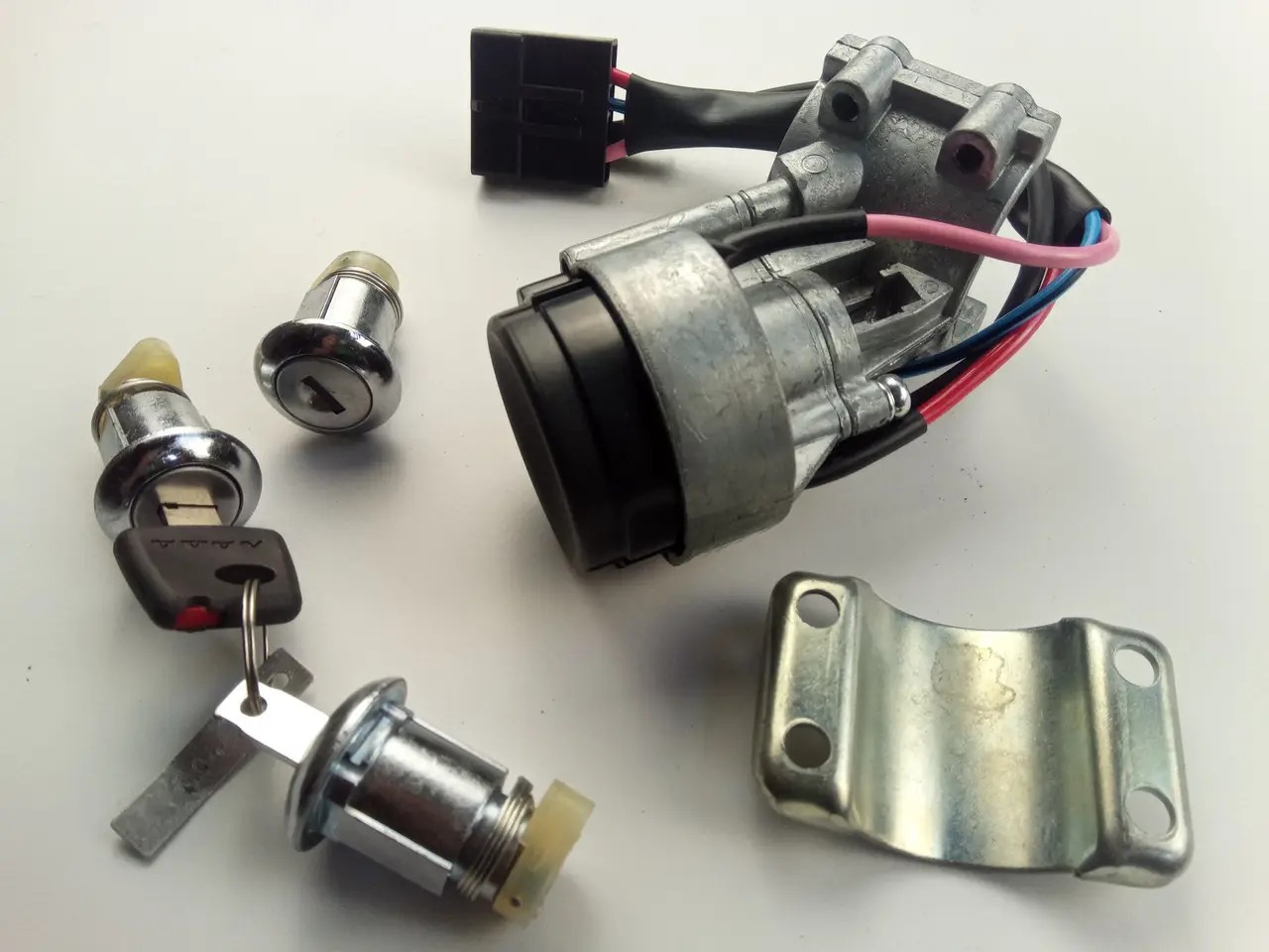 Замок зажигания+иммобилайзер+личинки 2170 "ДААЗ"